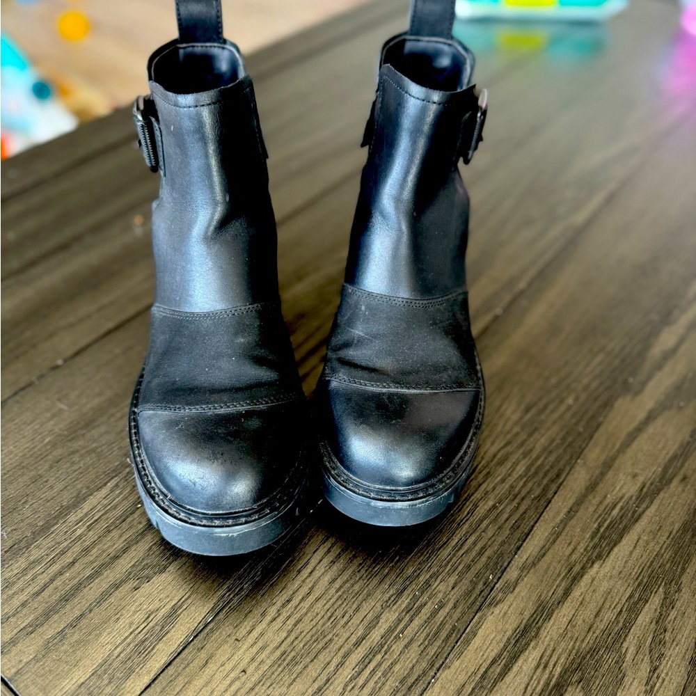 Ugg Stockton - Picture 3 of 12